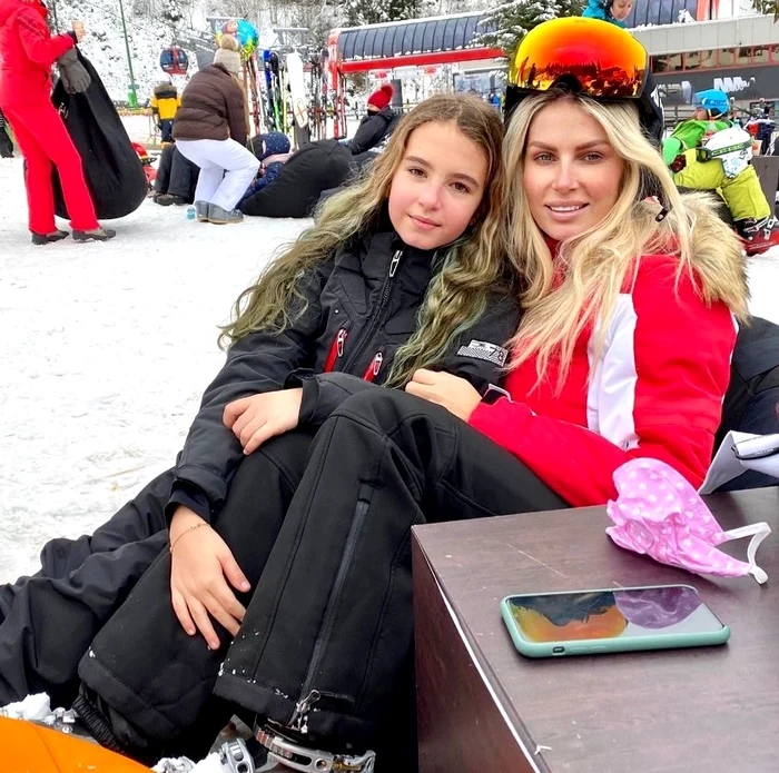 
    Andreea Bănică, epuizată după o zi pe pârtie alături de copiii eifoto: Instagram  