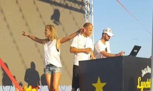 Roxana Ionescu se distrează în orice condiţii jpeg