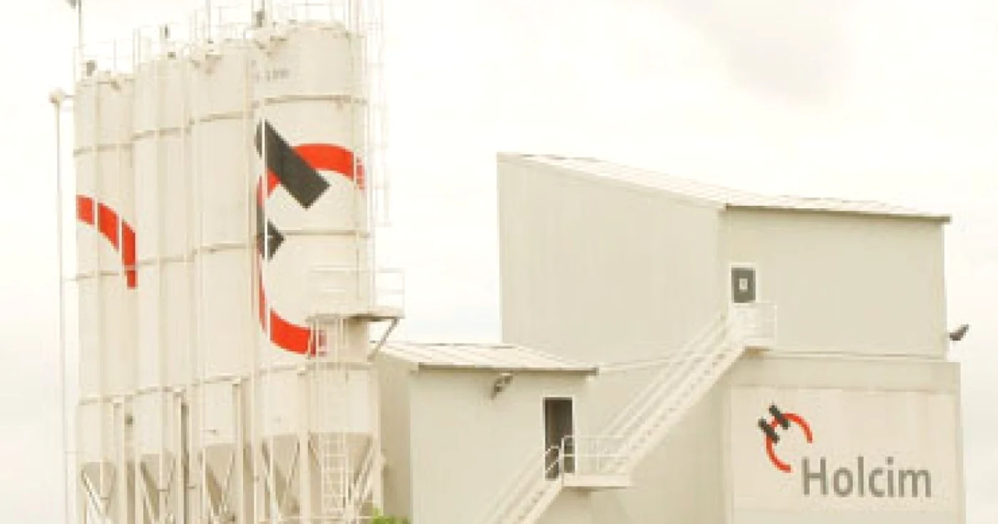 Afacerile Holcim au scăzut cu 20%