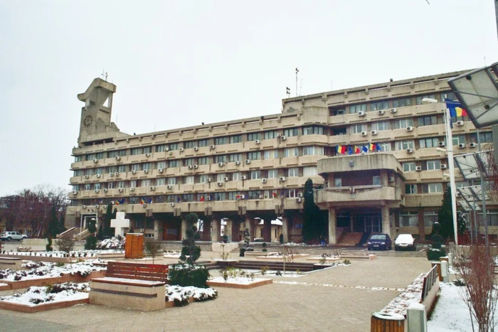 Instituţia Consiliului Judeţean Brăila trece prin momente dificile   FOTO Florentin Coman