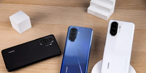 HUAWEI nova Y70