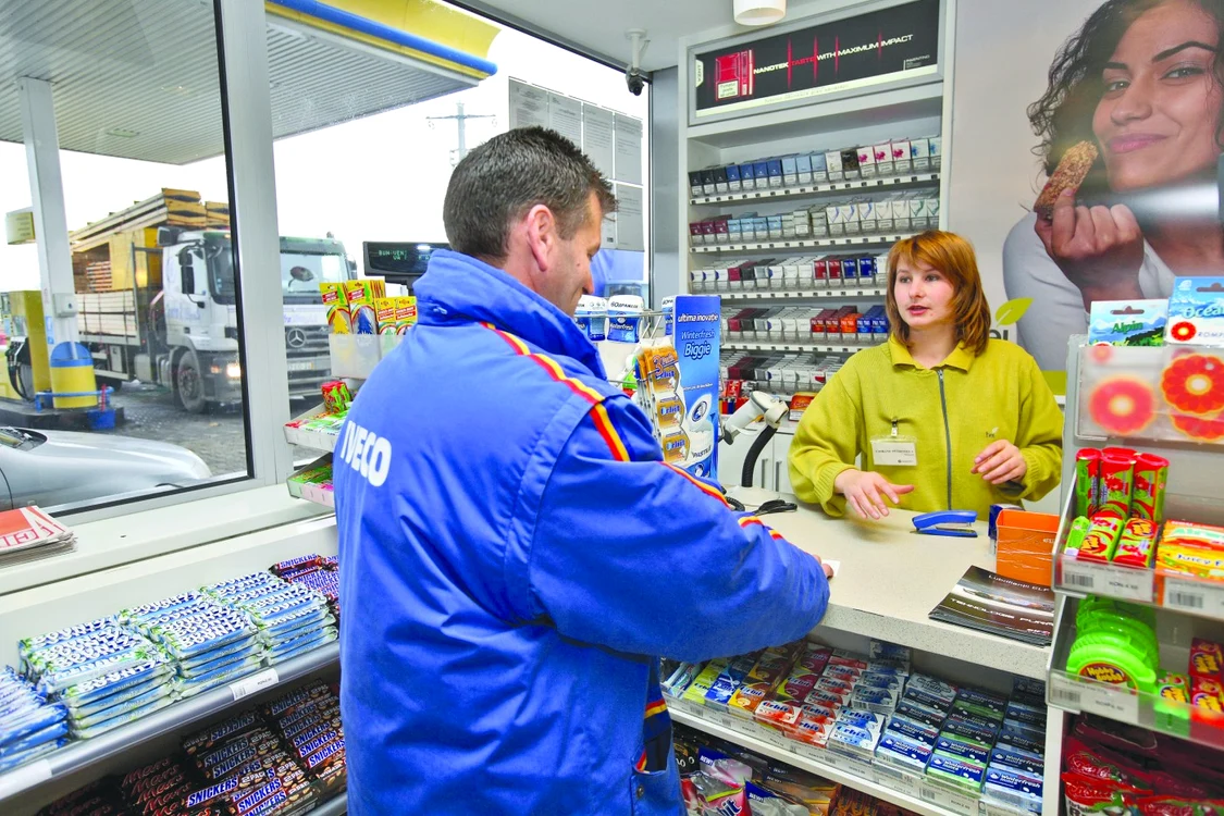 Accizele cresc cu 12%, lucru care va duce la scumpiri de cel puţin 10% a ţigărilor