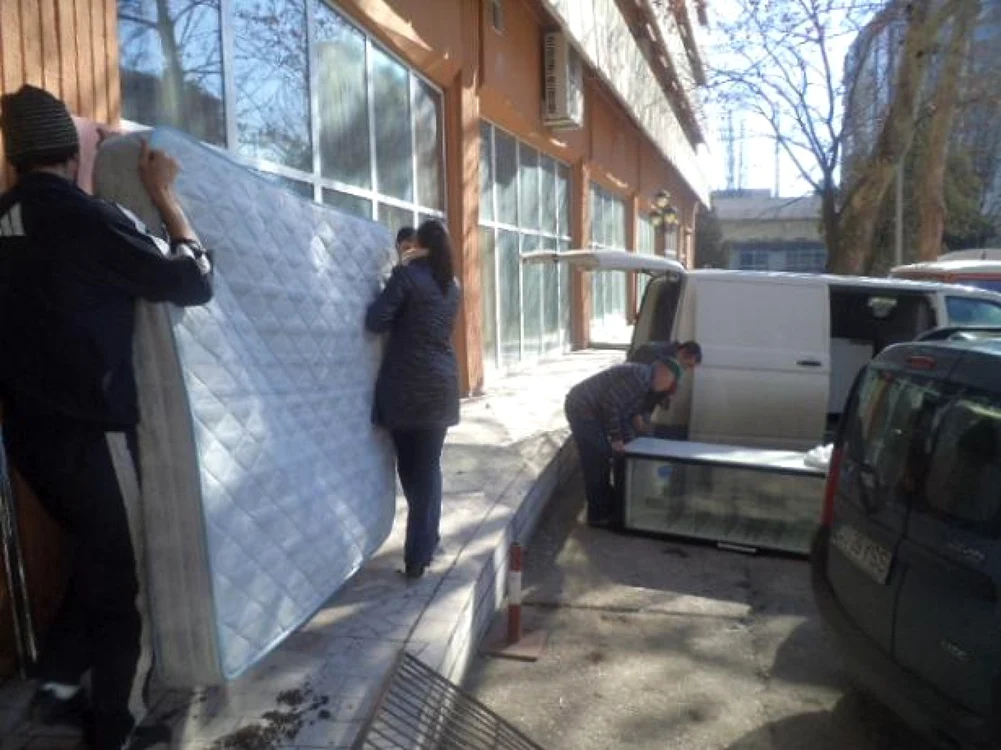Mobilierul din cadrul hotelului Jiul a fost scos la vânzare