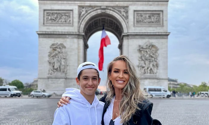 Diana Munteanu la Paris cu fiul ei, David Niculescu (2) jpg