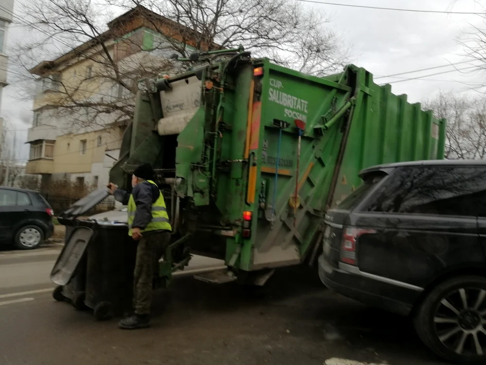 Bani mai mulţi pentru gunoiul menajer