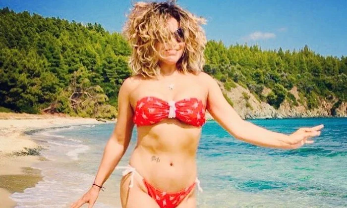1 miki sexy in costum de baie 2019 1 jpg jpeg