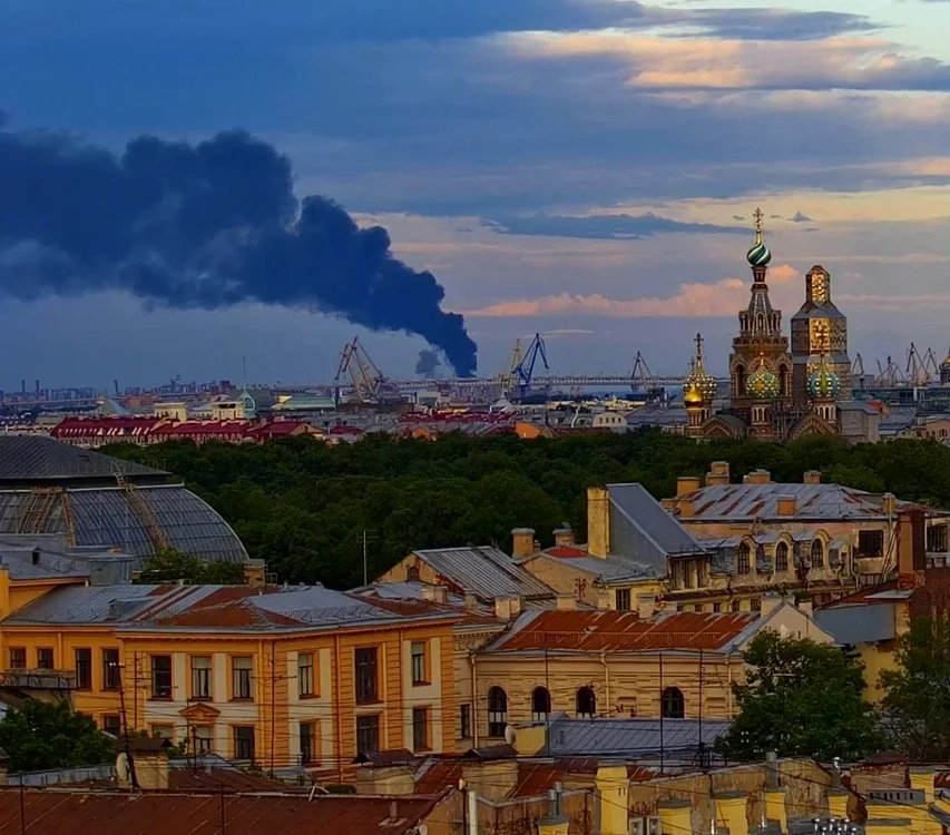 Ucrainenii au atacat portul petrolier din Sankt Petersburg/FOTO:X