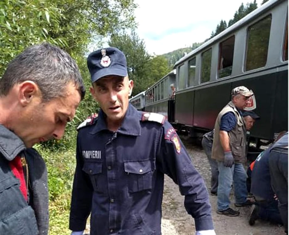 
    Mocănița a deraiat din nou Foto: Facebook  