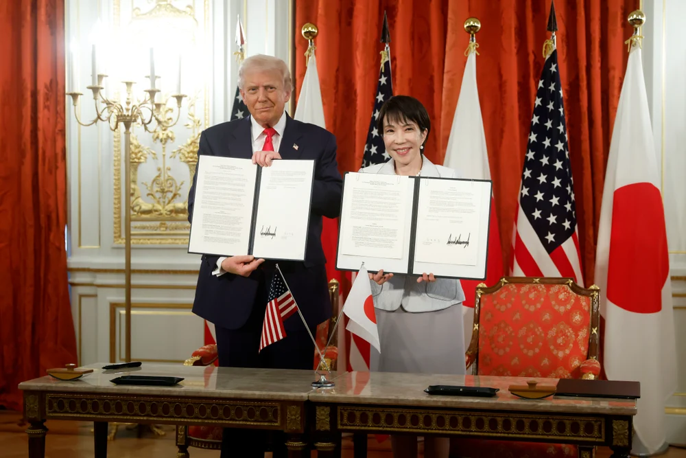 Trump, servit cu orez american de Sanae Takaichi. Ofensiva de farmec a primei femei premier a Japoniei la întâlnirea cu liderul SUA