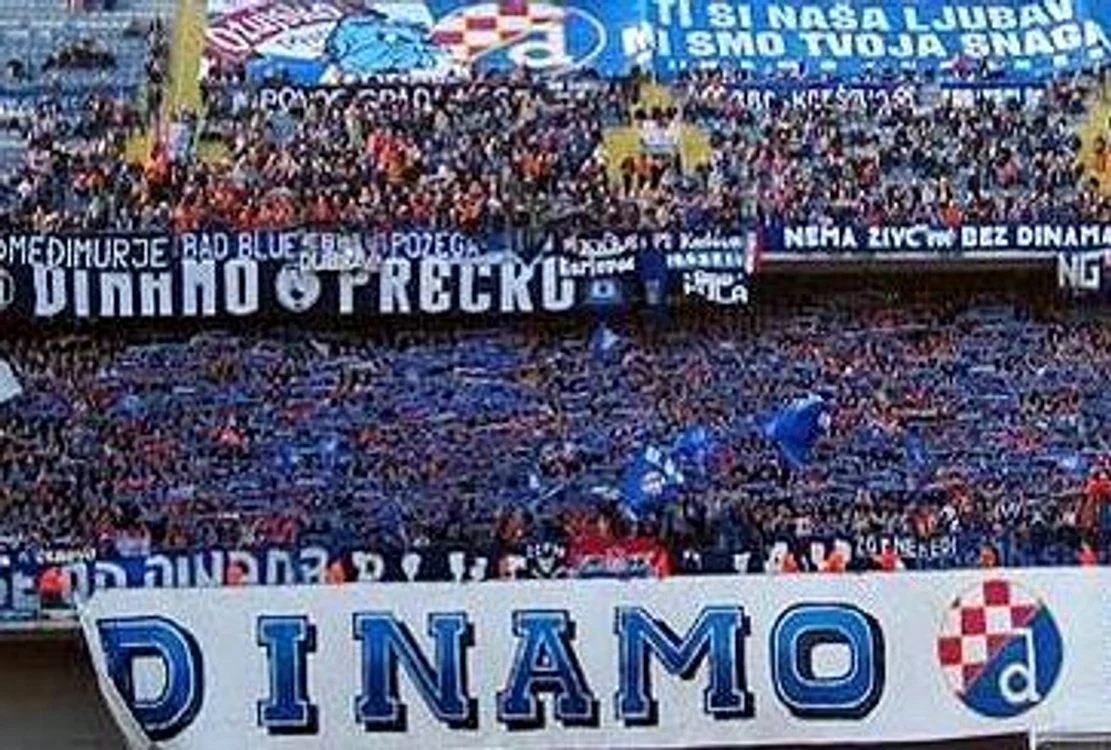 
    Suporterii croaţi ai echipei Dinamo sunt foarte fanatici  