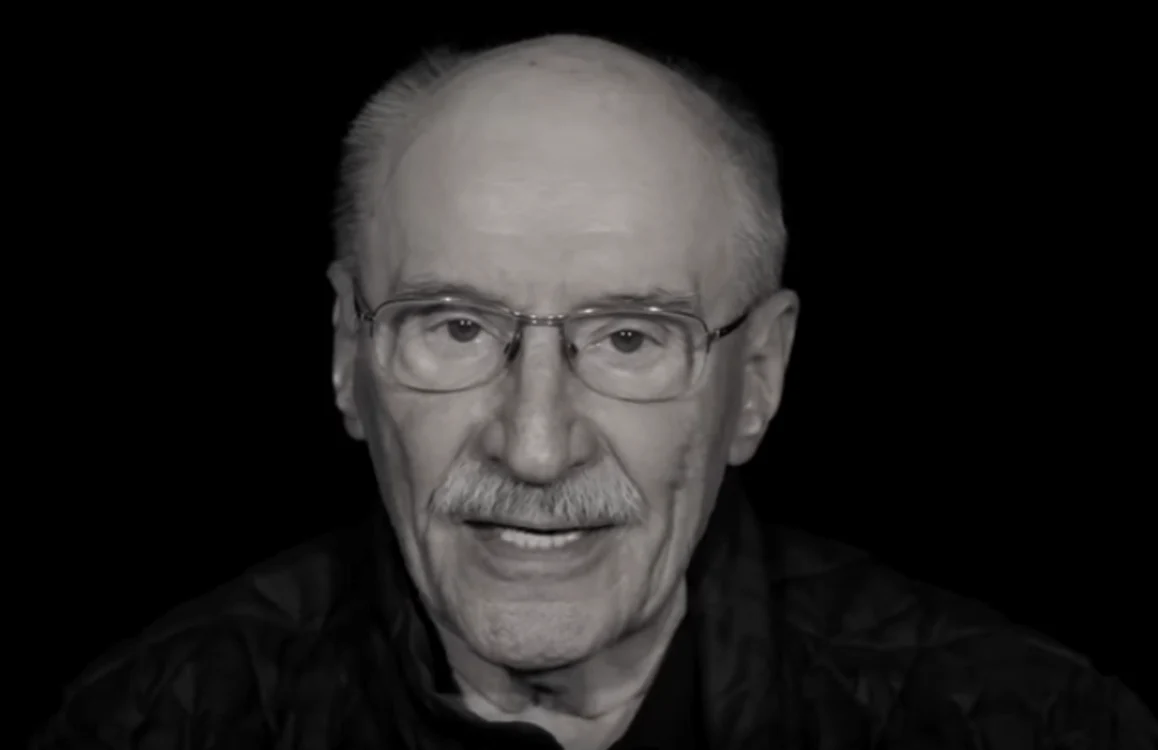 
    Victor Rebengiuc apare în videoclipul piesei ”Ca ei”, al trupei Taxifoto: captură YouTube  