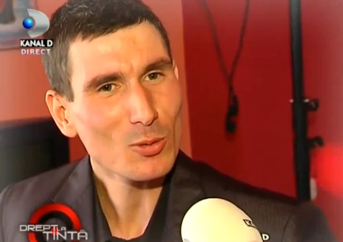 
    Vecinii din Căzăneşti au motive de bucurie: Nicu va cânta la găleată numai în propria casă  