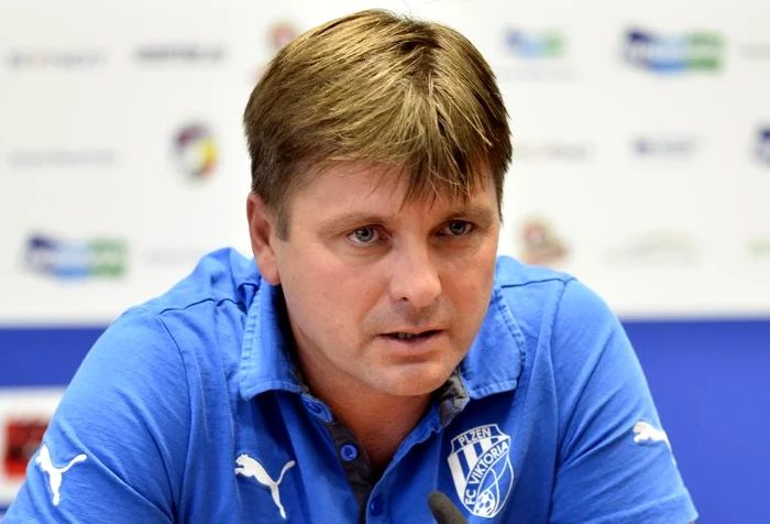 
    Dusan Uhrin jr va antrena DinamoFOTO: Sportpictures.eu  