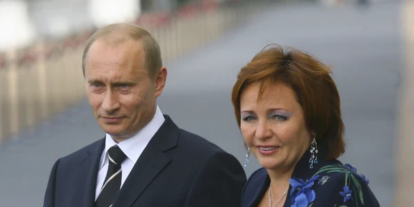 3 Vladimir Putin, Ludmila Putina GettyImages 71455117 jpeg