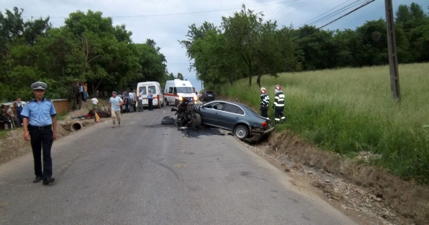 Botoşani: Şoferul BMW-ului a fugit după producerea accidentului: foto Florin Milici 