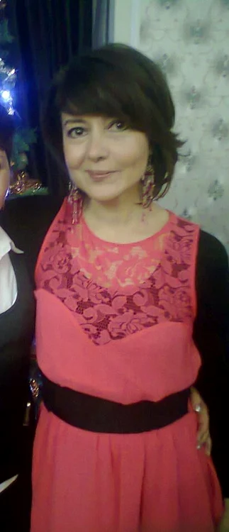 Noua tunsoare o prinde de minune pe îndrăgita solistă de muzică uşoară