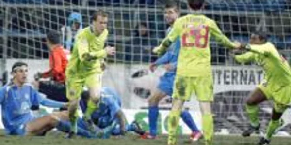 Kapetanos (stânga) exultă după golul care a salvat, din nou, Steaua de la înfrângere