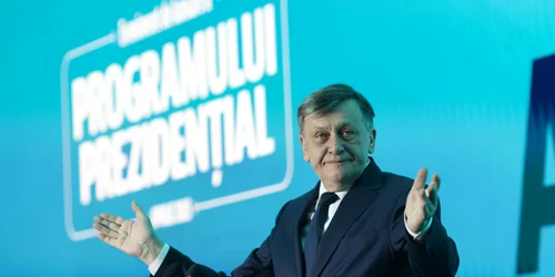 Lansarea oficială a programului prezidenţial al candidatului Alianţei electorale 'România Înainte', Crin Antonescu, în București, 9 aprilie 2025  Inquam Photos  George Călin (8) jpg