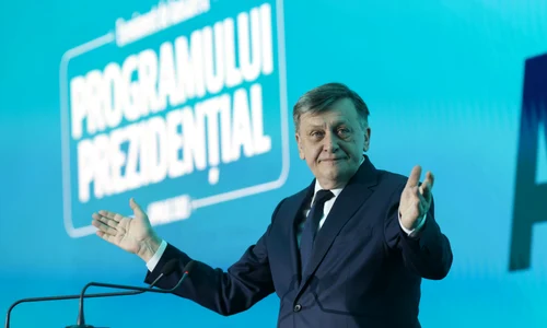 Lansarea oficială a programului prezidenţial al candidatului Alianţei electorale 'România Înainte', Crin Antonescu, în București, 9 aprilie 2025  Inquam Photos  George Călin (8) jpg