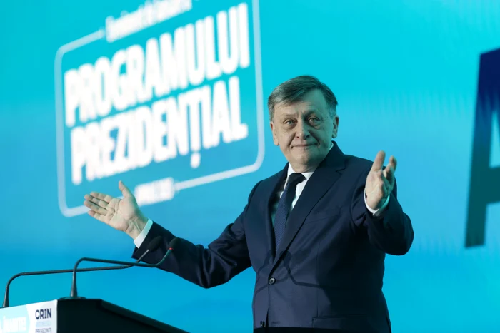 Crin Antonescu spune că nu trebuie să întoarcem spatele UE. FOTO: Inquam Photos / George Călin