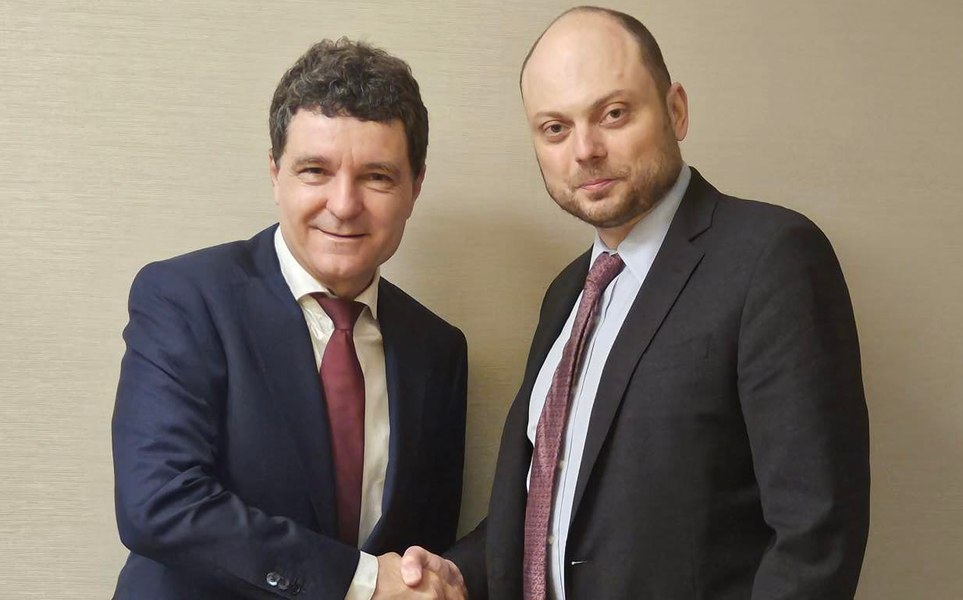 Nicușor Dan s-a întâlnit cu opozantul lui Putin pe care Kremlinul a încercat să-l otrăvească de două ori cu Noviciok 