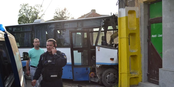 Accident autobuz Jandarmi. FOTO Adrian Boioglu