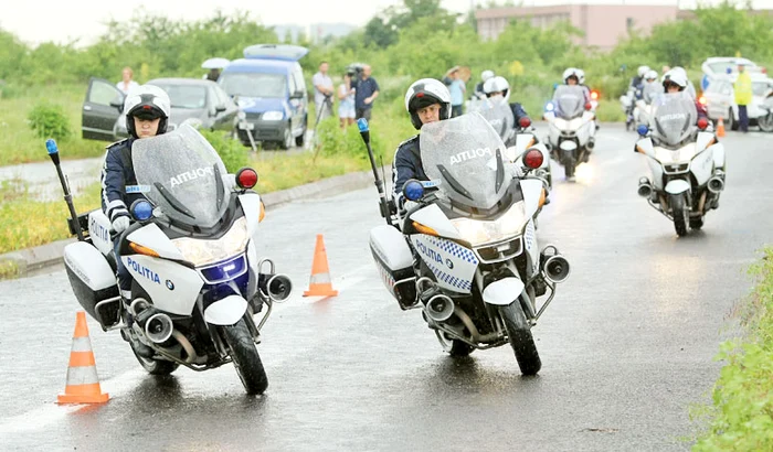 Paul Balaci este  unul dintre cei 60  de poliţişti  pe  motor, echipaţi  astfel (Fotografii: Dorin Constanda)