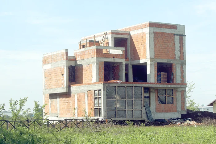 Mai 2015. Aşa arată acum viloiul  din Băneasa, care se  întinde pe o suprafaţă  de 135 de metri pătraţi