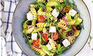 salata rece de paste jpg