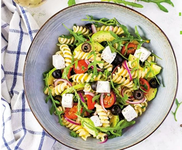 salata rece de paste jpg