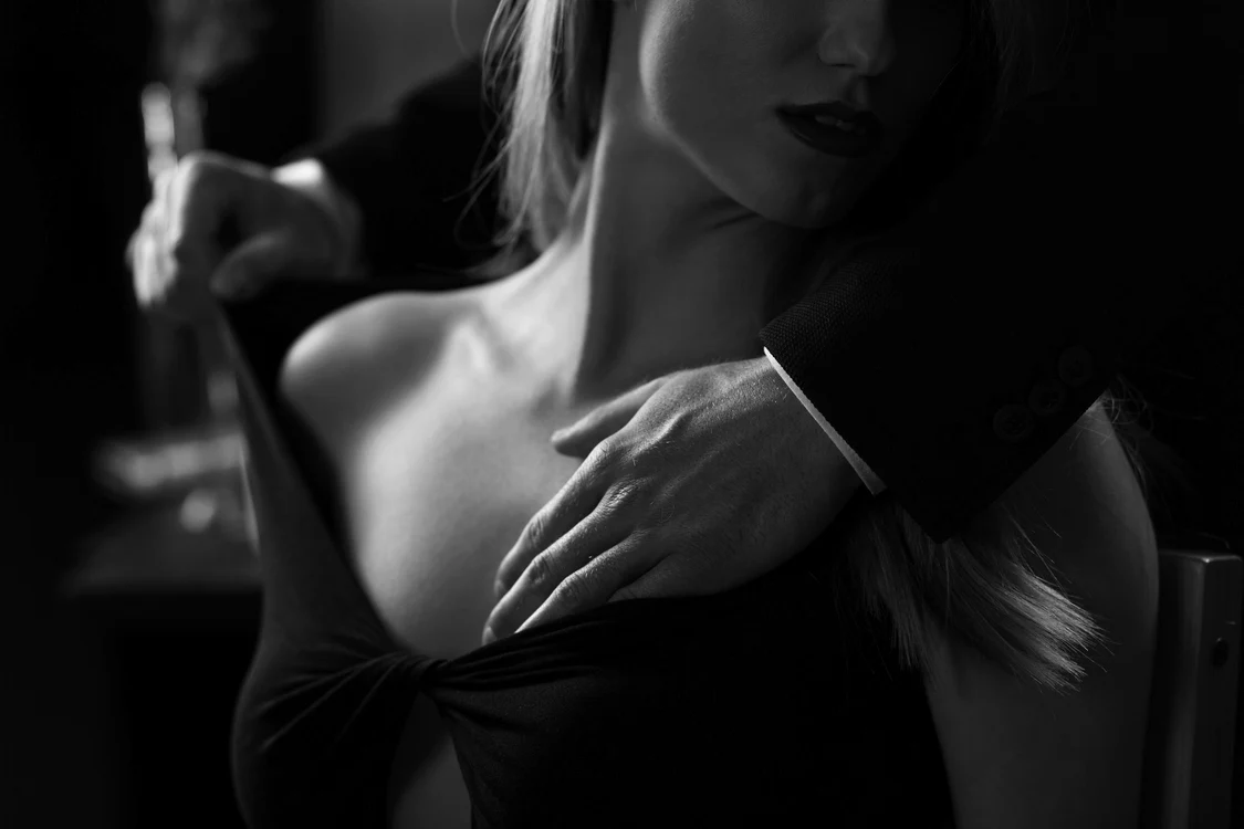 Este bine să încerci din când în când să schimbi ceva în relaţia voastră intimă, să vii cu idei năstruşnice, să fii mai spontanăfoto: 123RF