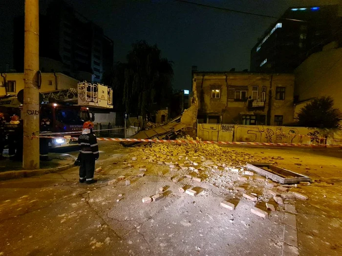 Clădirea s-a prăbușit parțial