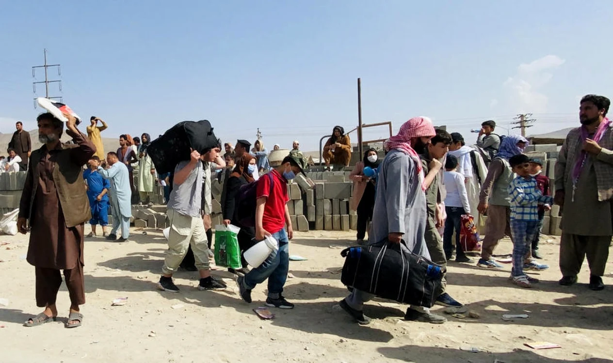 Afganii încearcă să scape de regimul taliban FOTO EPA-EFE