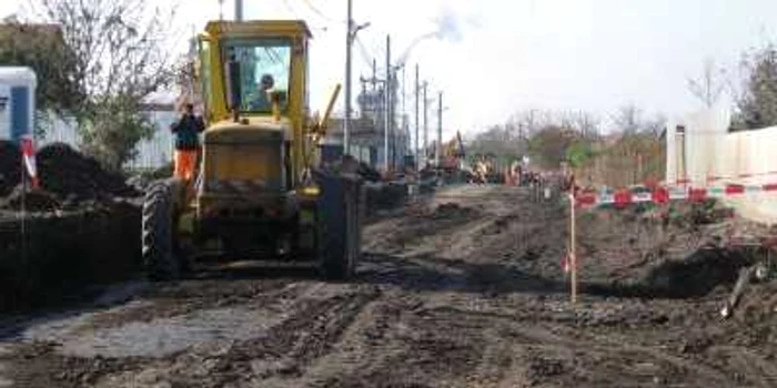 Șantier în lucru pe strada Parângului (foto: arhivă)