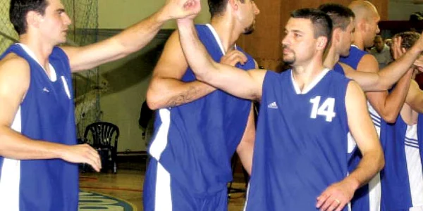Ultimul club la care a activat Antonio Alexe (numărul 14) a fost Asesoft Ploieşti