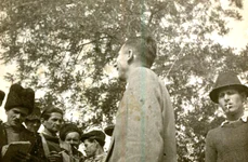Aspect de la constituirea cooperativei agricole de producţie din Ceamurlia de Jos, judeţul Tulcea (©  „Fototeca online a comunismului românesc”, cota: 13/1949)