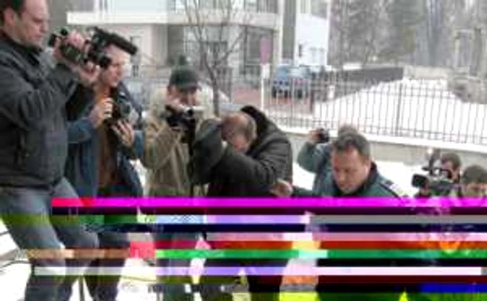 Florin Todireanu şi-a ascuns faţa de ziarişti