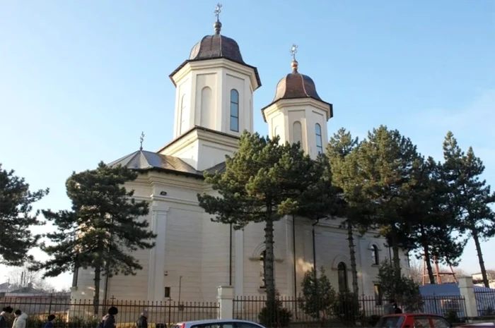 Biserica ridicată la mijlocul secolului al XIX-lea a fost reconsolidată şi restaurată