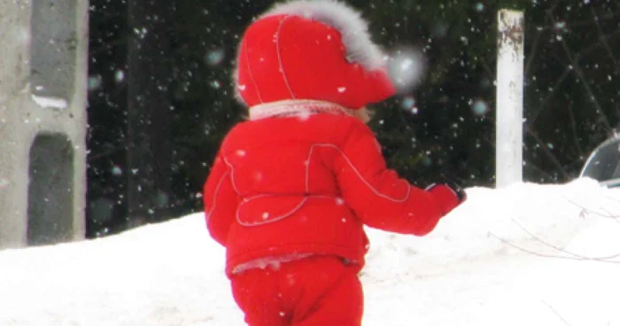 Fetiţa s-a rătăcit în timp ce-şi căuta părinţii