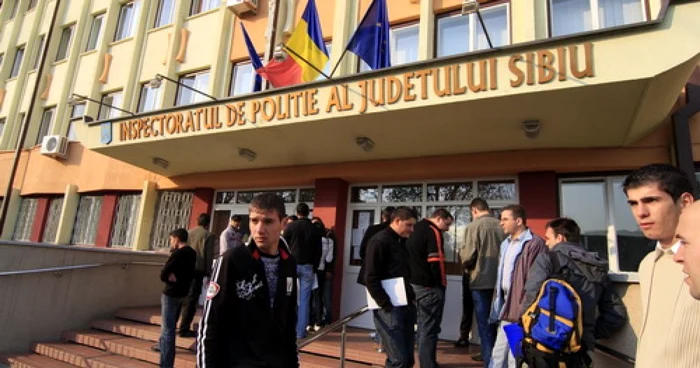 Posturile s-au blocat la IPJ înainte de un concurs cu peste 500 de candidaţi