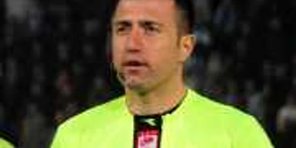 Hüseyin Göçek arbitru turc