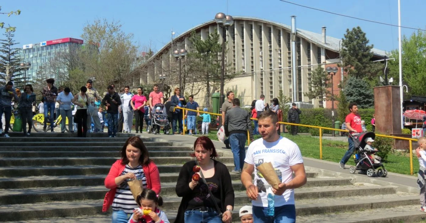 Vreme deosebit de caldă în weekend FOTO Adevărul