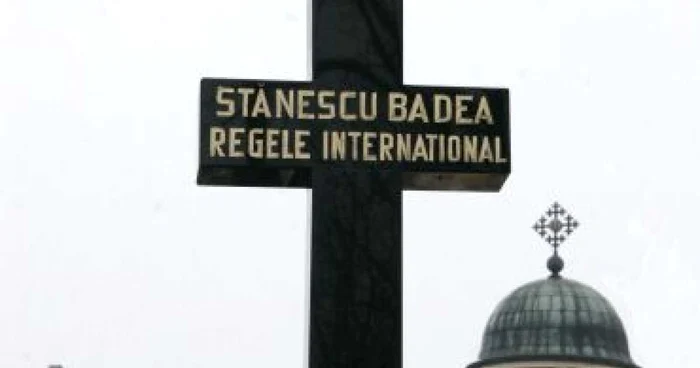 Piteşti: Mormântul regelui rromilor, Ilie Stănescu, a fost profanat