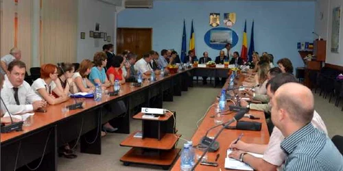 Consilierii județeni iau în discuție alocarea de fonduri pentru primăriile din județ