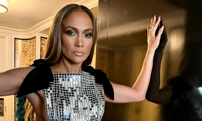  Jennifer Lopez la premiera filmului Unstoppable de la Toronto   FOTO Instagram (1) jpg