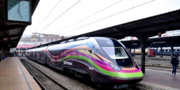 Trenul electric a fost construit în premieră în România de o firmă din Craiova