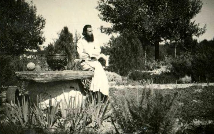 Arsenie Boca era cunoscut pentru stilul său de viață simplu. Sursa: Wikipedia. 