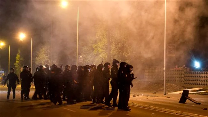 Poliţişti mobilizaţi pentru menţinerea ordinii la Heidenau FOTO AFP