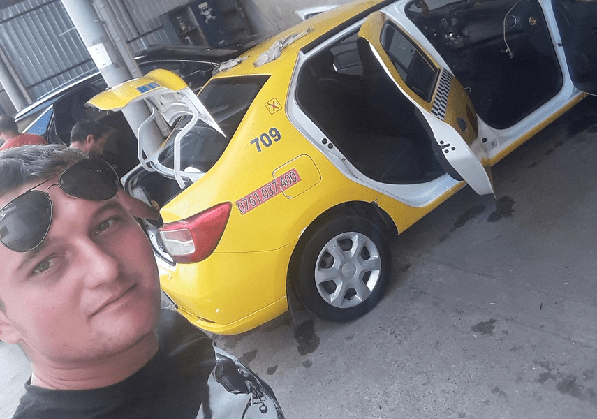 Cine este taximetristul care a transportat gratuit o femeie cu copilul la spital