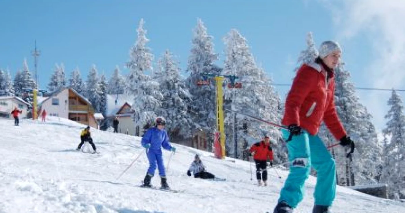 Mii de turişti sunt aşteptaţi la schi